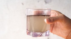 Košičanom tečie z kohútikov žltá voda. Vodári objasnili, v čom je problém