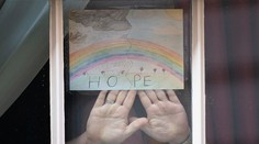 Británia hlási najviac obetí za deň, v Taliansku aj Francúzsku ubúda pacientov na JIS