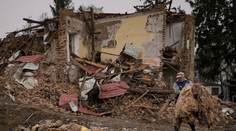 Rusko sa snaží ukryť tisíce zabitých Mariupolčanov. Boja sa, čo by tam svet uvidel, tvrdí Zelenskyj