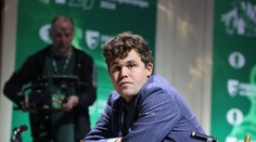 Bizarný koniec obhajcu titulu. Legendárny šachový veľmajster sa odmietol prezliecť