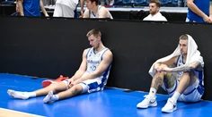 FOTO: Slovenskí basketbalisti pred rekordnou návštevou trápili favorita. O víťazstvo prišli po lacnej chybe