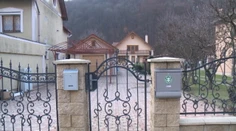 Stranícke sídlo alebo luxusný dom? Marián Kotleba sa stále nepresťahoval