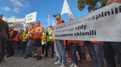 V záchranných zložkách to vrie: Policajti a hasiči vyšli do ulíc. Od ministrov schytali tvrdé odkazy