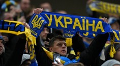 Horiaci Kremeľ a nemilé odkazy Putinovi. Rusov pobúrilo dianie na zápase Ukrajiny