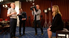 Slovensko potrebuje úsmev. Oficiálny portrét budúcej prezidentky je iný, ako sa očakávalo