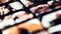 Európska komisia začala vyšetrovať štyri veľké porno stránky