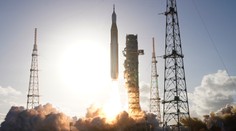 VIDEO: Najrizikovejšia časť misie Artemis II je za nami. Celý svet so zatajeným dychom sledoval štart rakety SLS