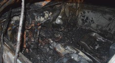 Len 16-ročný chlapec spôsobil nehodu: Z horiaceho auta ho museli vyťahovať svedkovia nehody