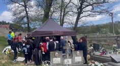 VIDEO: Na pohrebe v Bijacovciach otvorili rakvu. Rodina chcela mať istotu, že tam František naozaj je