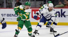 Erik Černák si pripísal asistenciu na ľade Minnesoty. Na výhru Tampy to však nestačilo