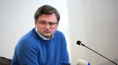 Kuleba varuje pred možnou otravou. Vyjednávačov vyzval, aby na rokovaniach s Ruskom nič nepili ani nejedli