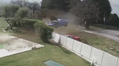 VIDEO: Kuriózna nehoda v Taliansku. Z cesty vyleteli dve Ferrari za sebou a po skoku skončili v plote