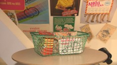 Dlhé rady pri pokladniach a veľa tovaru pod pultom. Spomínate si ešte na socialistické obchody?