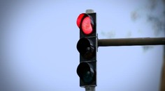 Prešli ste už na červenú? Policajti na to nepotrebujú žiaden dôkaz