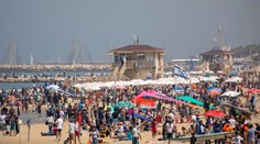 Izrael bude monitorovať mobily infikovaných omikronom