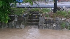 Poobedné búrky môžu spôsobiť prívalové povodne