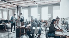 Jedna z veľkých firiem v Maďarsku vyskúša štvordňový pracovný týždeň. Pozrite si, ako to bude fungovať