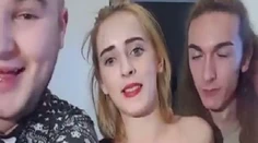 Bývalá Farmárka už nevie čo od dobroty. Prsia ukazovala v živom prenose