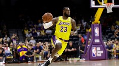 LA Lakers odštartovali novú éru s LeBronom Jamesom prehrou
