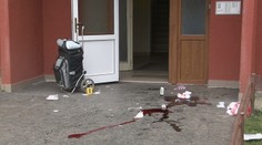 Prepadnutie v Spišskej Novej Vsi za bieleho dňa. Poštárku bodol do stehna