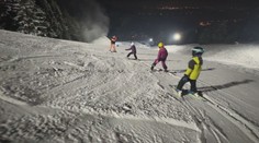 Nočné zážitky na zjazdovkách. Lyžiari sa môžu preháňať svahmi aj po západe slnka