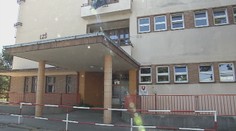 Deťom v Piešťanoch prázdniny nekončia. Opravy na škole začali neskoro