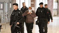 Všetko sa začalo krádežou fľaše alkoholu. Kauza košického policajta, ktorý mal na smrť dobiť 48-ročného muža