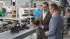 Zatvorenie martinskej obuvníckej firmy pripraví o prácu vyše 600 zamestnancov. Odborom odstupné nestačí