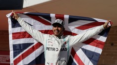 Mercedes potvrdil dohodu s Hamiltonom. Nový kontrakt sa nerodil ľahko