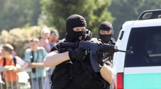 V Nitre zadržala NAKA troch mužov, dvaja majú mať blízko k extrémizmu