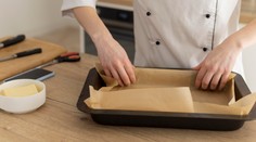 Nie každý papier na pečenie znesie vysokú teplotu. Čo si treba všímať?