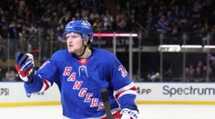 Priateľku okrádal o peniaze, aby splatil dlhy. Americký hokejista čelí vážnym obvineniam