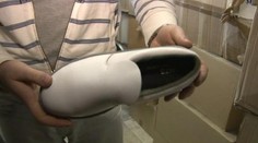 Starosta odpovedal na záhadný email. Zadarmo dostal topánky pre celú dedinu