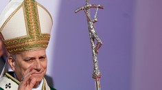 Pápež vyzval na zloženie zbraní po útokoch na Ukrajine