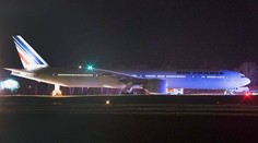 VIDEO: Značne poškodený motor: Z linky Paríž-Los Angeles sa nad Atlantikom ozýval "mayday"