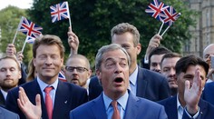 Farage: Nechávame za sebou zlyhávajúcu politickú úniu