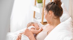 Vedci objavili v materskom mlieku molekulu, ktorá u dojčiat rozvíja mozog a prepojenia v ňom