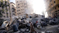 Izraelská armáda hlási, že boje pokračujú, Hamas zadržiava vojakov a civilistov ako rukojemníkov