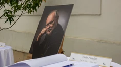 Najdojemnejší moment na úvod rozlúčky s Vašom Patejdlom. Bazilikou sa ozýval nesmrteľný hit