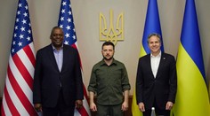 Napriek vyhrážkam USA posielajú na Ukrajinu ďalšie zbrane a milióny dolárov. „Chceme vidieť oslabené Rusko,“ vyhlásil Austin