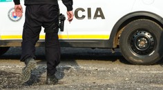 Z okna školy v Kráľovskom Chlmci vypadol chlapec (11). Je vážne zranený, do nemocnice ho previezli vrtuľníkom