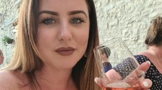 Po rokoch ju opustil partner, opitá nasadla do auta a štyrikrát narazila do auta jeho novej partnerky