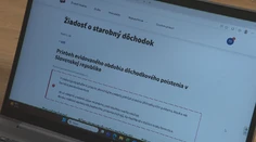 Dôchodok po novom vybavíte z domu. Online žiadosť môže seniorov poriadne potrápiť