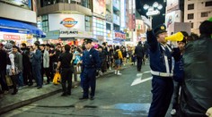 Muž v Japonsku útočil nožom vo vlaku, zranil sprievodcu a dvoch pasažierov