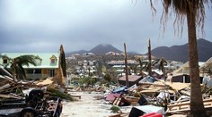 Irma zoslabla na štvrtú kategóriu, stále však zostáva silným hurikánom