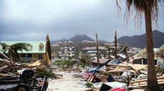 Irma zoslabla na štvrtú kategóriu, stále však zostáva silným hurikánom