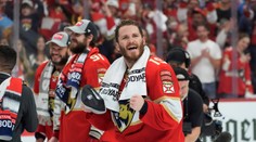 Hviezda Floridy je blízko k návratu. Tkachuk by mohol stihnúť už úvodný duel série proti Tampe Bay