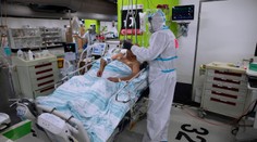 Izraelčan zomrel po opätovnej nákaze iným kmeňom koronavírusu