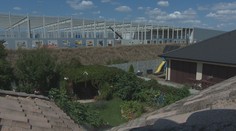 Praskajú im steny a trasú sa okná. Za rodinnými domami nečakane vyrástlo logistické centrum