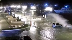 VIDEO: Dalmáciu cez víkend postihlo zlé počasie. Pobrežia miest bičovali veľké vlny